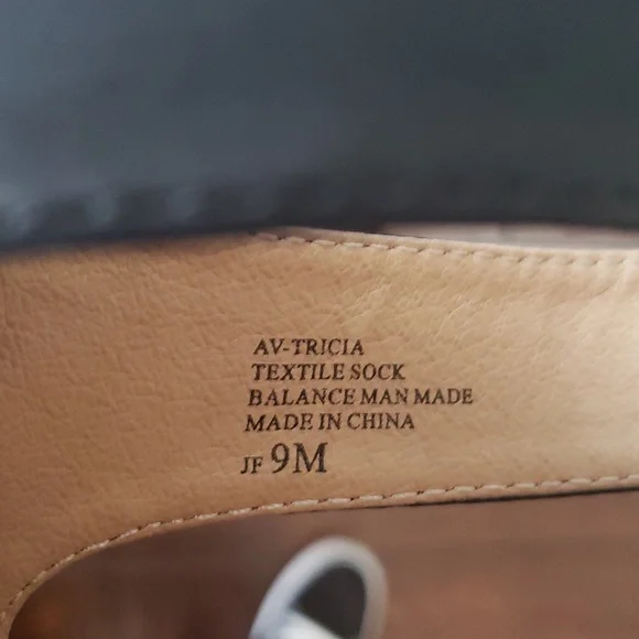 Adrienne Vittadini Tricia Wedge Size 9 - Picture 5 of 13